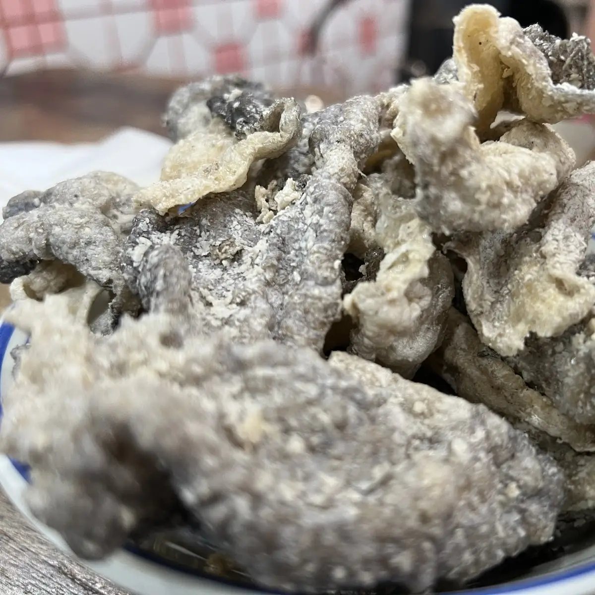 deep fried fish skin 炸鱼皮